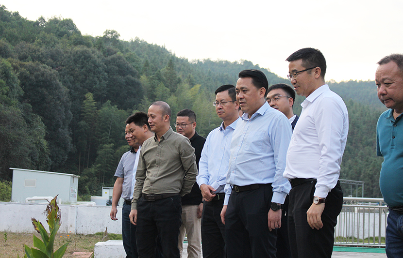 岑溪市稀土產(chǎn)業(yè)發(fā)展與礦山綜合治理考察組一行先后到我司龍南黃沙、定南上下營稀土尾水項(xiàng)目調(diào)研