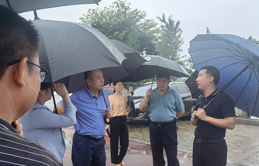 省發(fā)改委長(zhǎng)江處處長(zhǎng)劉建軍一行蒞臨挺進(jìn)環(huán)保興國小春河項(xiàng)目調(diào)研指導(dǎo)