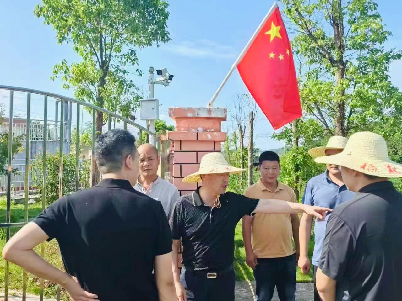 贛州市政府副市長(zhǎng)、區(qū)委書記連天浪一行蒞臨我司污水處理廠指導(dǎo)