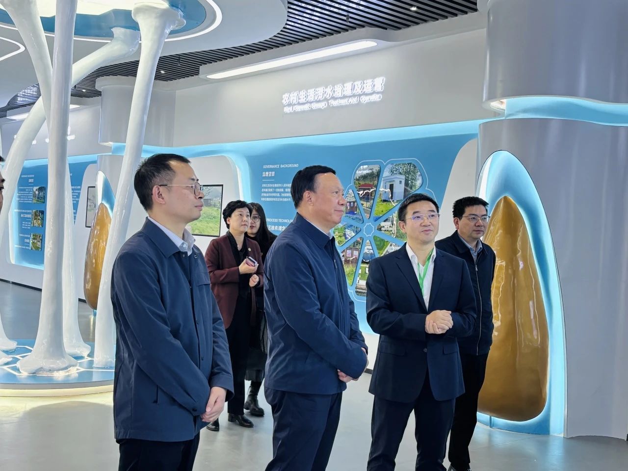 中國環(huán)境保護產業(yè)協(xié)會黨委書記、 會長郭承站等一行蒞臨我司指導交流